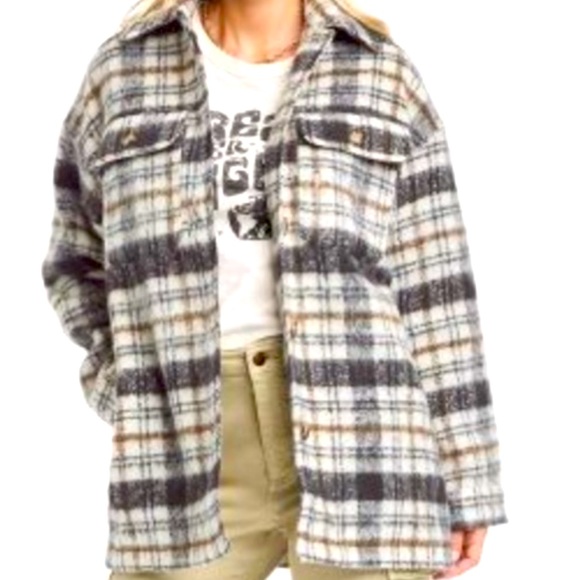 Target Universal Thread Shacket - Picture 3 of 9